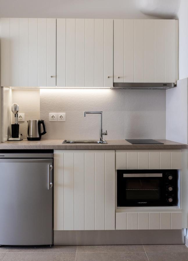 Anemi Suites Adamantas Eksteriør billede