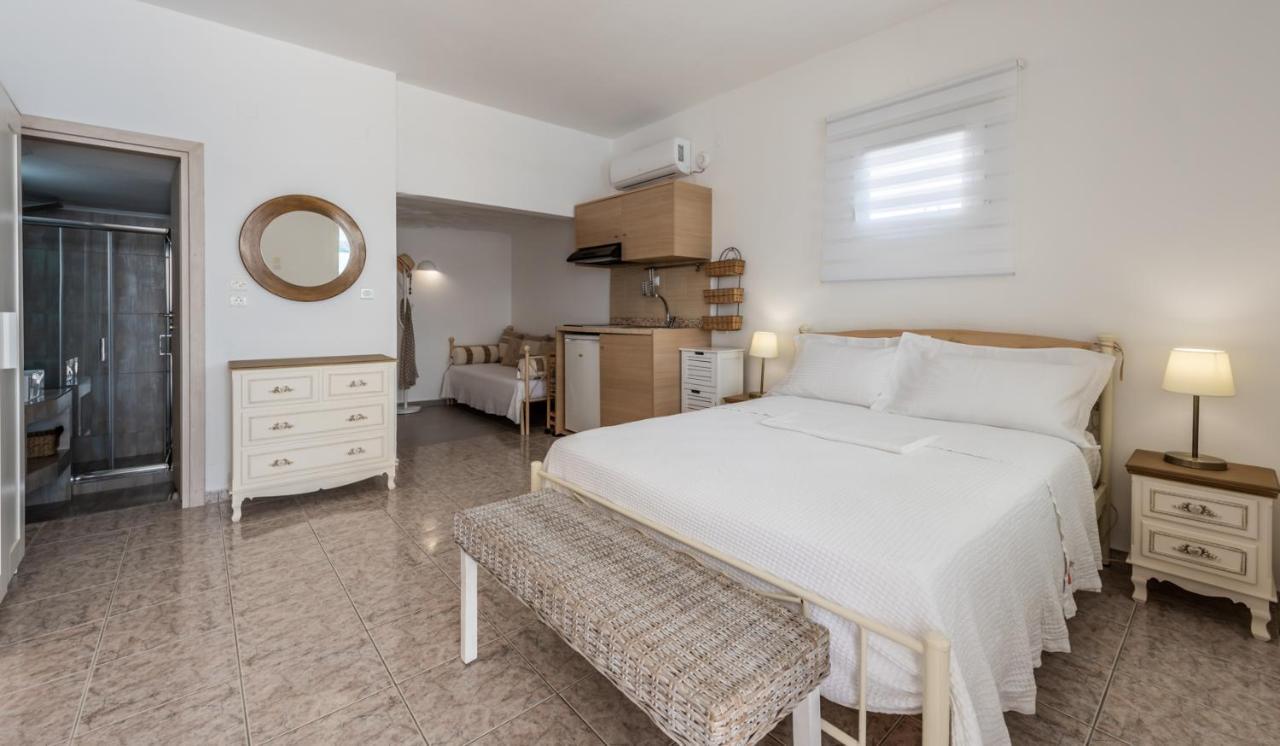 Anemi Suites Adamantas Eksteriør billede